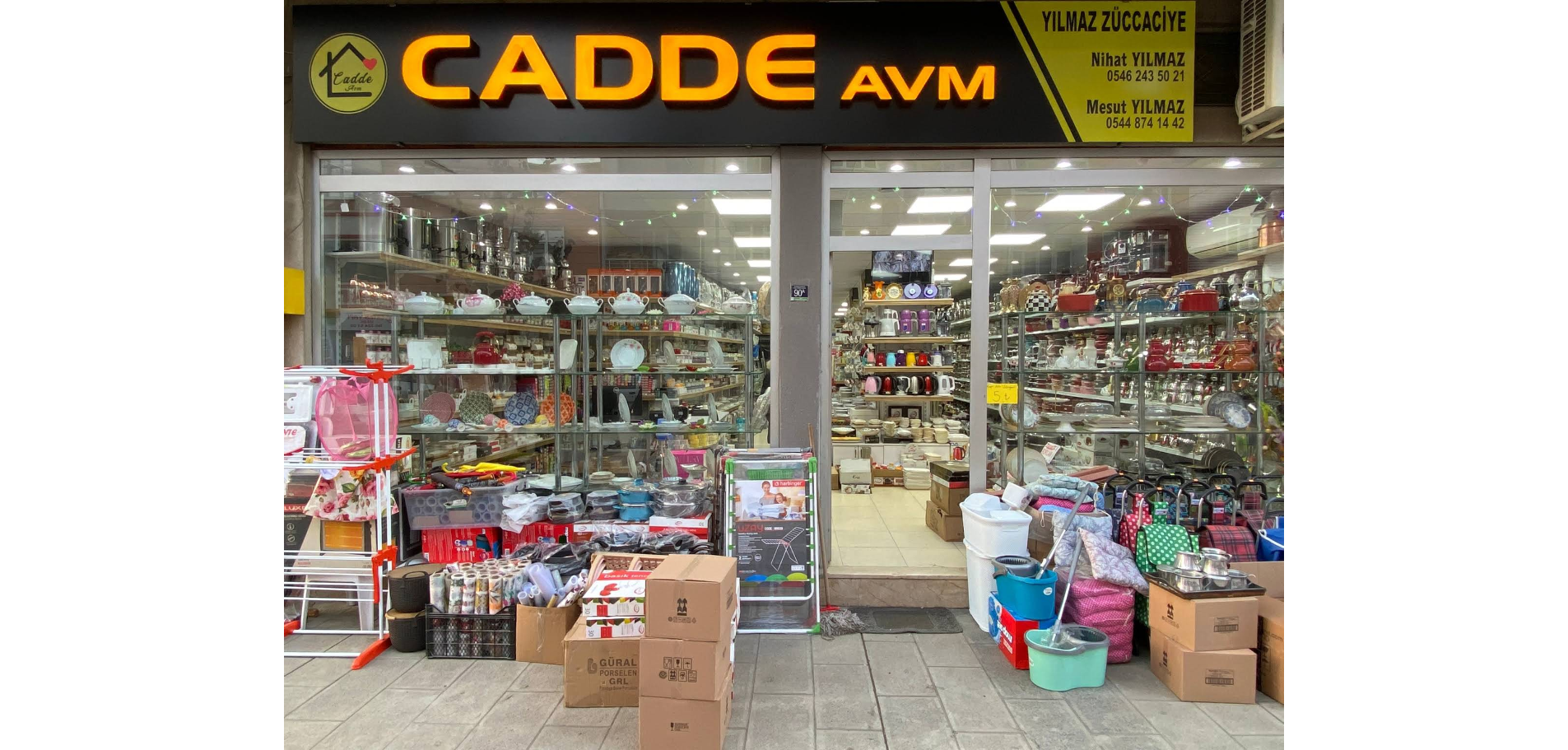 Ünye Cadde AVM Yılmaz Züccaciye mağaza cephesi dış görünüm