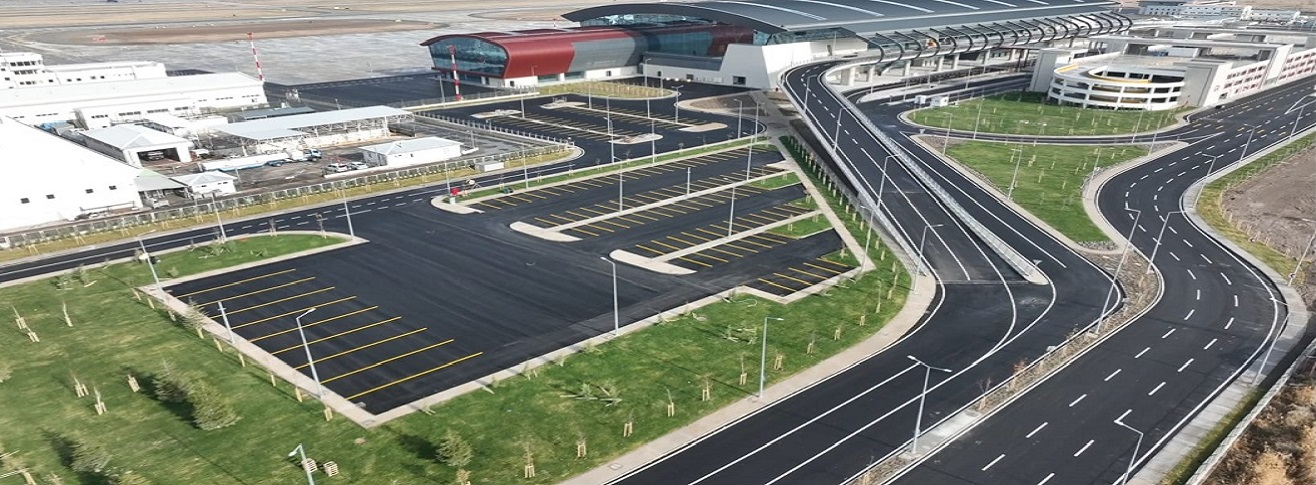 Kayseri Havalimanı otopark ve giriş yolu kuş bakışı görünüm